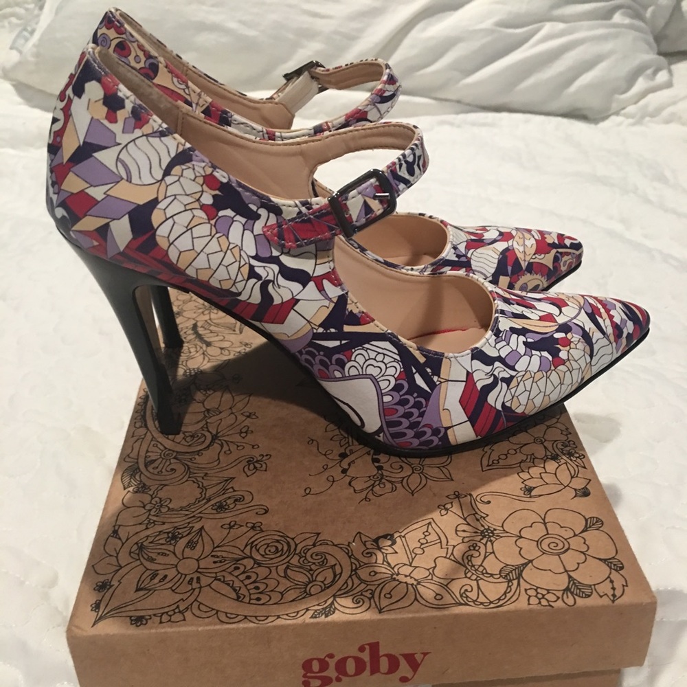 Pumps - Picture 2 of 5